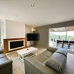 Villa Corail Privee Et Climatisee Pour 10 Personnes Avec Piscine Et Superbe Vue Mer Et Collines A La Londe-Les-Maures