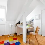 Studio Renovated Chic Location
