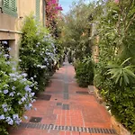 Lovely Old Town Flat - Les Remparts