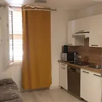 Magnifique Studio Au Coeur Historique De Frejus