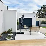 Location Maison Contemporaine, Piscine, 6-8 Couchages