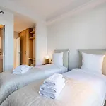 1974 - Luxurious 3 Bedrooms - Sea View & Parking