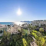 1974 - Luxurious 3 Bedrooms - Sea View & Parking