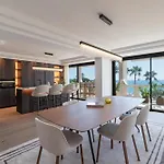 1973 - Luxurious Waterfront Apartment Croisette