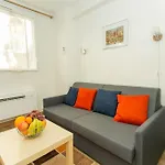 Champs Elysees & Arc De Triomphe - Cityapartmentstay