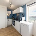 La Roche, Cabanon Cosy Les Pieds Dans L'Eau Avec Vue Exceptionnelle