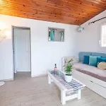 Le Cigalou, Authentique Cabanon De Pecheur En Bord De Mer Avec Sa Terrasse Spacieuse Et Amenagee
