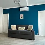 Center 2 Min Walk To Beach Quiet Sunny Balcony