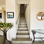 Villa Azur Climatisee Pour 6 Personnes Avec Piscine Et Belle Vue Mer A La Londe Les Maures