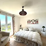 Villa Verde Climatisee Pour 10 Personnes Avec Piscine Chauffee Et Vue Mer A La Londe Les Maures