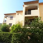 Le Lavandou St Clair Studio 300 M De La Plage Parking