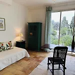 A Lovely Large Villa With A Big Swimming Pool And Gardens In A Calm Area Of Cannes - 1921