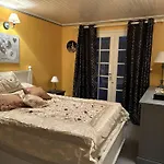 Villa 5 Pieces Avec Piscine Privee Pres De La Plage Au Lavandou - Fr-1-251-852