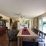Villa Myosotis Pour 8 Personnes Avec Piscine Chauffee Et Vue Mer A La Londe-Les-Maures