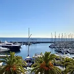 Hyegrasse Villa Pour 6 Personnes A 100 Metres De La Plage Situe Sur Le Port D'Hyeres