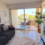 Grand Studio Vue Mer A Antibes