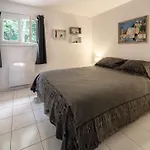 Rez De Villa Avec Beau Jardin Et Belle Vue