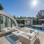 Villa Iris