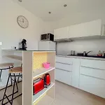 Appt Lumineux Avec Terrasse Coeur De Ville 35 M²