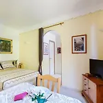 Studio Charmant A Cagnes Sur Mer De 35 M² + Piscine Privee