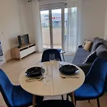 Marin Apartment With Swimming Pool