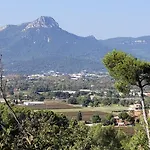 Les Marronniers