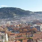Appartement 4 Pieces Avec Vue Mer Et Stationnement Prive A Nice