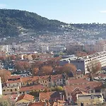 Appartement 4 Pieces Avec Vue Mer Et Stationnement Prive A Nice