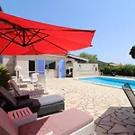 Villa Les Lauriers Blancs Pour 6 Personnes Avec Piscine Privee Et Vue Mer A La Londe-Les-Maures