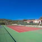 Confortable T2 Bis Aux Issambres Avec Terrasse Et Acces Piscine Et Tennis - Fr-1-768-109
