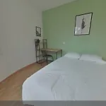3 Bedrooms-Very Bright And Spacious Appt- Wifi