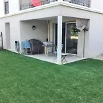 Appartement Charmant A Six-Fours-Les-Plages Avec Jardin