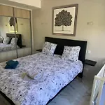 Bas De Villa Composee D'Un 3 Pieces Et D'Un Studio Avec Piscine Privee