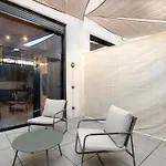 Loft Industriel Avec Terrasse Et Filet Suspendu A Nice Cimiez