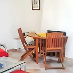 Charmant Appartement A Saint-Cyr-Sur-Mer Avec Jardin Prive
