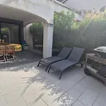 Villa 3 Pieces Climatisee, Terrasse, Piscine, Proche Commerces Et Centre-Ville - Sainte-Maxime - Fr-1-780-64