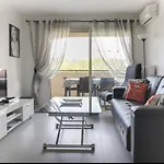 Cannes 2 Bedroom Apartment - Cc2