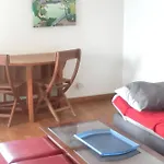 Appartement Contemporain A Saint-Cyr-Sur-Mer Avec Balcon.