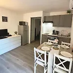 Charmant Studio Climatise 24 M2 Terrasse A 100M De La Plage