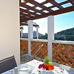 Apartment Village Cap Esterel - L'Esquinade-110 By Interhome