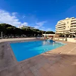 Appartement Avec Piscine Et Terrasse, Proche Plage, Climatise, Garage A Frejus - Fr-1-226A-184