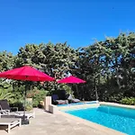 Boulouris Entre Mer Et Piscine