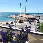 Le Capitole Vue Mer Studio Cabine 27M2 Les Pieds Dans Leau 2 Adultes 2 Enfants Clim Et Garage