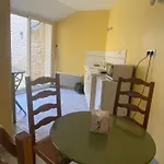 Un Petit Appartement Pour 3 A 4 Personnes