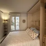 B051-Bel Appartement Au Centre Deux Chambres Et Parking Securise