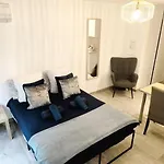 Cosy Studio Avec Piscine Residentielle & Proche Centre Ville