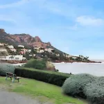 Appartement Moderne A Frejus 60 M² Piscine Partagee