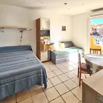Studio Confort A Hyeres 20 M² Avec Barbecue Et Terrasse