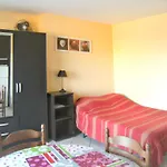 Studio Charmant A Hyeres 20 M² Terrasse Accueillante
