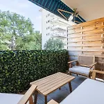 Renovated Apt With Parking & Terrace - Palm Beach